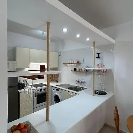 Seaview Apartment With Garden & Pool Paphos Exterior photo