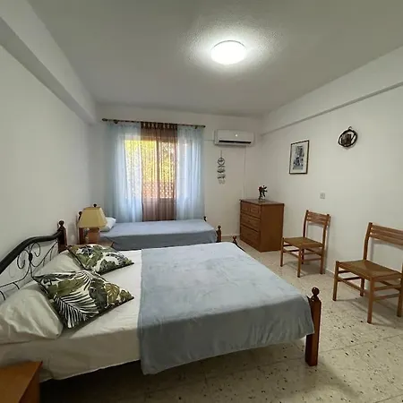 Seaview Apartment With Garden & Pool Paphos Exterior photo