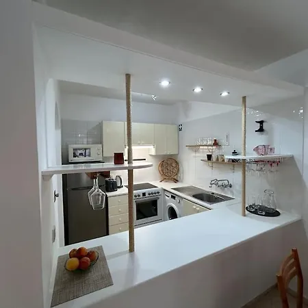 Seaview Apartment With Garden & Pool Paphos Exterior photo