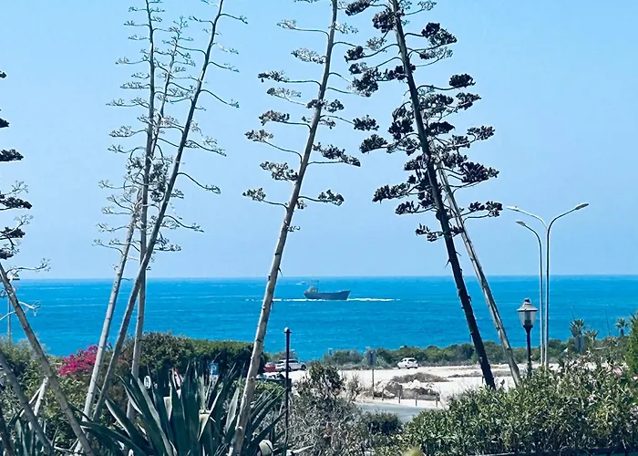 Seaview Apartment With Garden & Pool